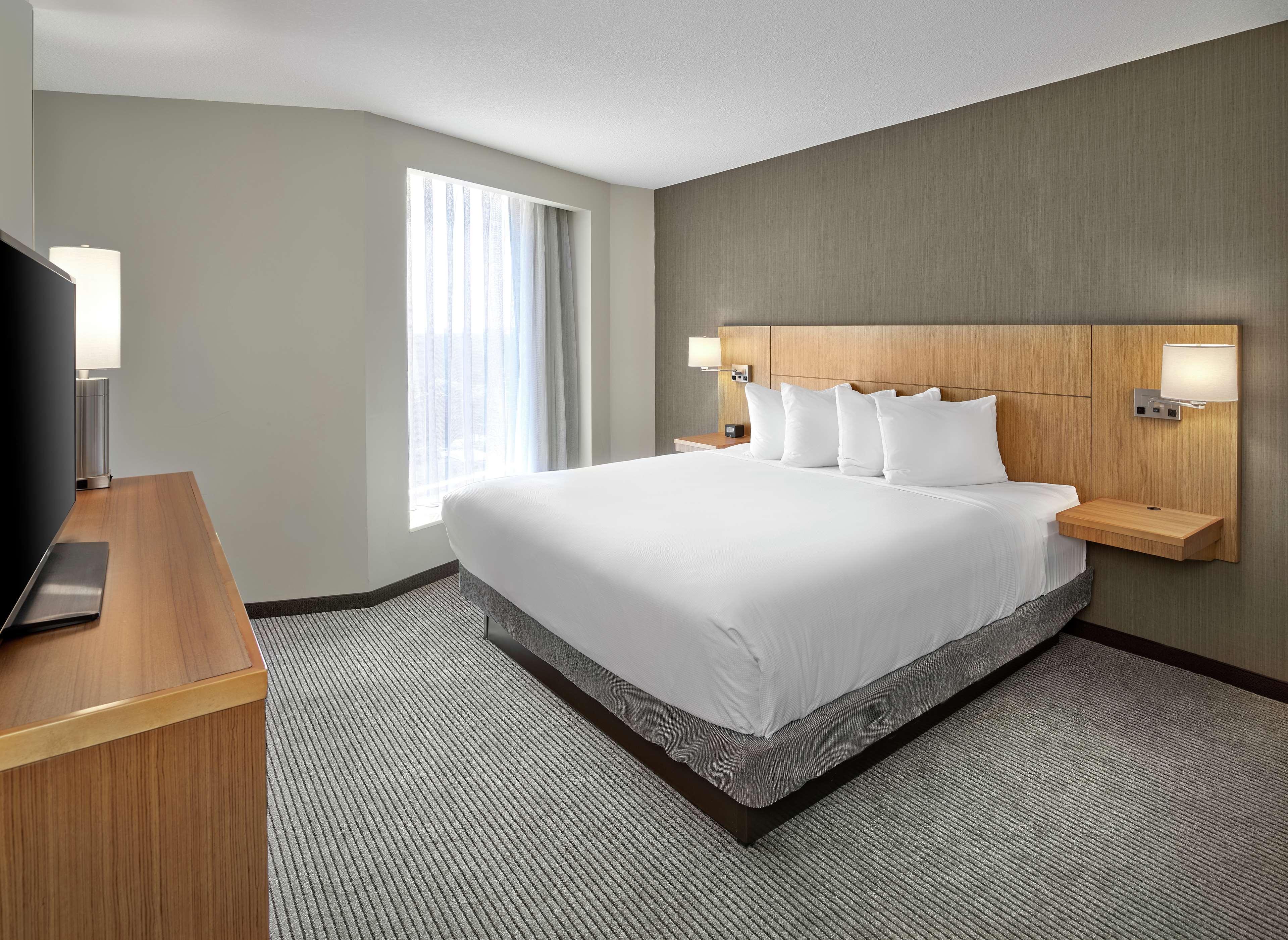 Doubletree By Hilton Edmonton Downtown Otel Dış mekan fotoğraf