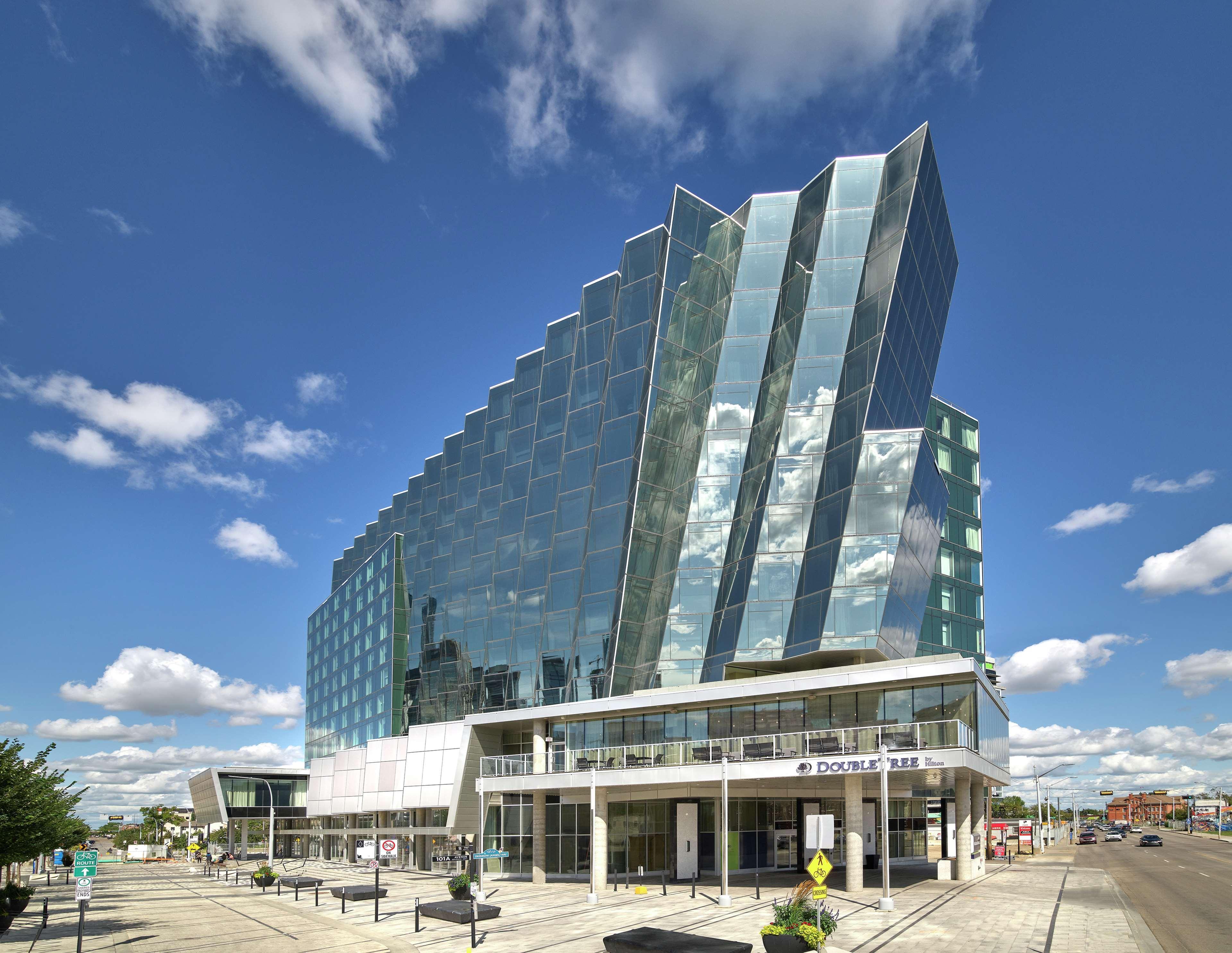 Doubletree By Hilton Edmonton Downtown Otel Dış mekan fotoğraf