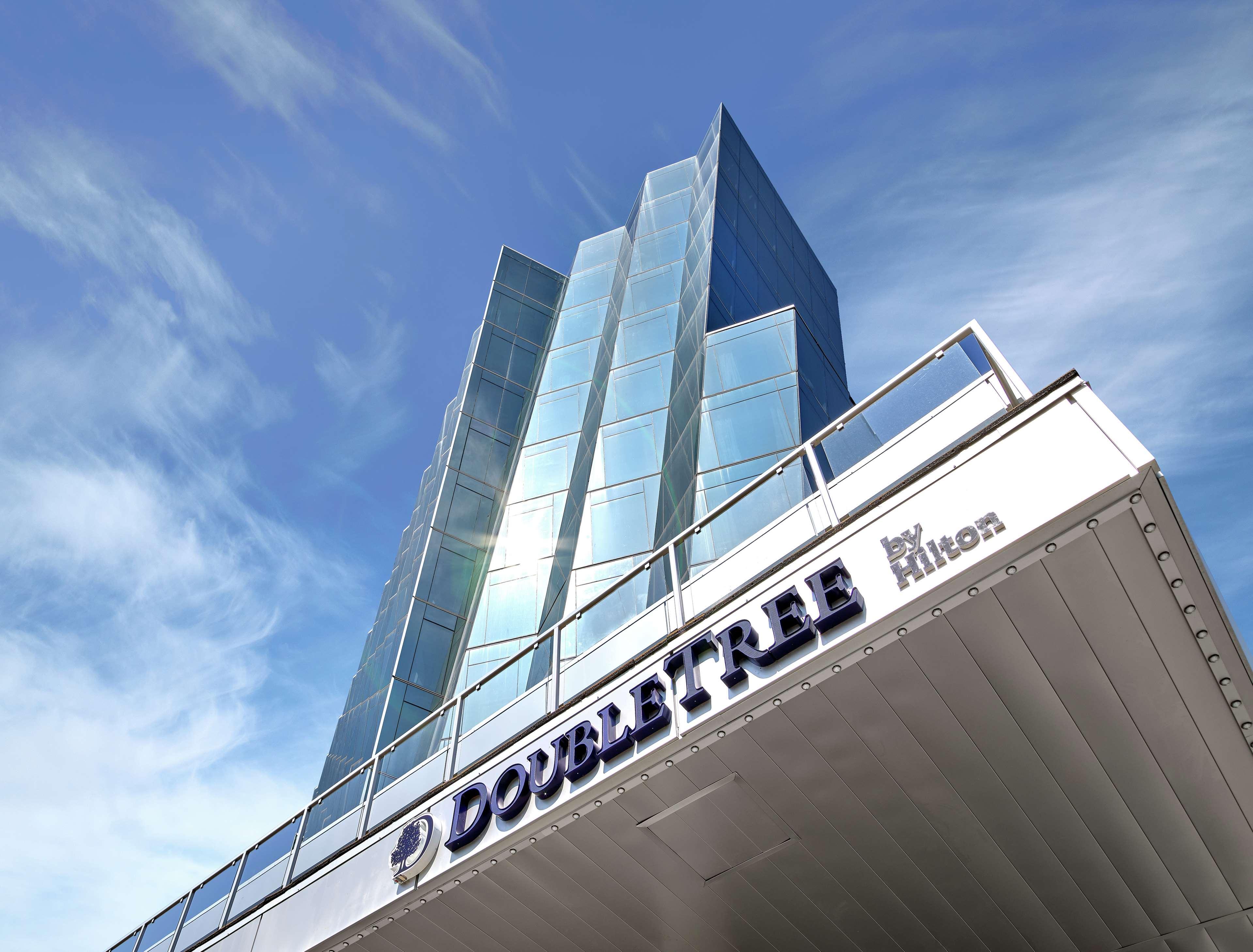 Doubletree By Hilton Edmonton Downtown Otel Dış mekan fotoğraf