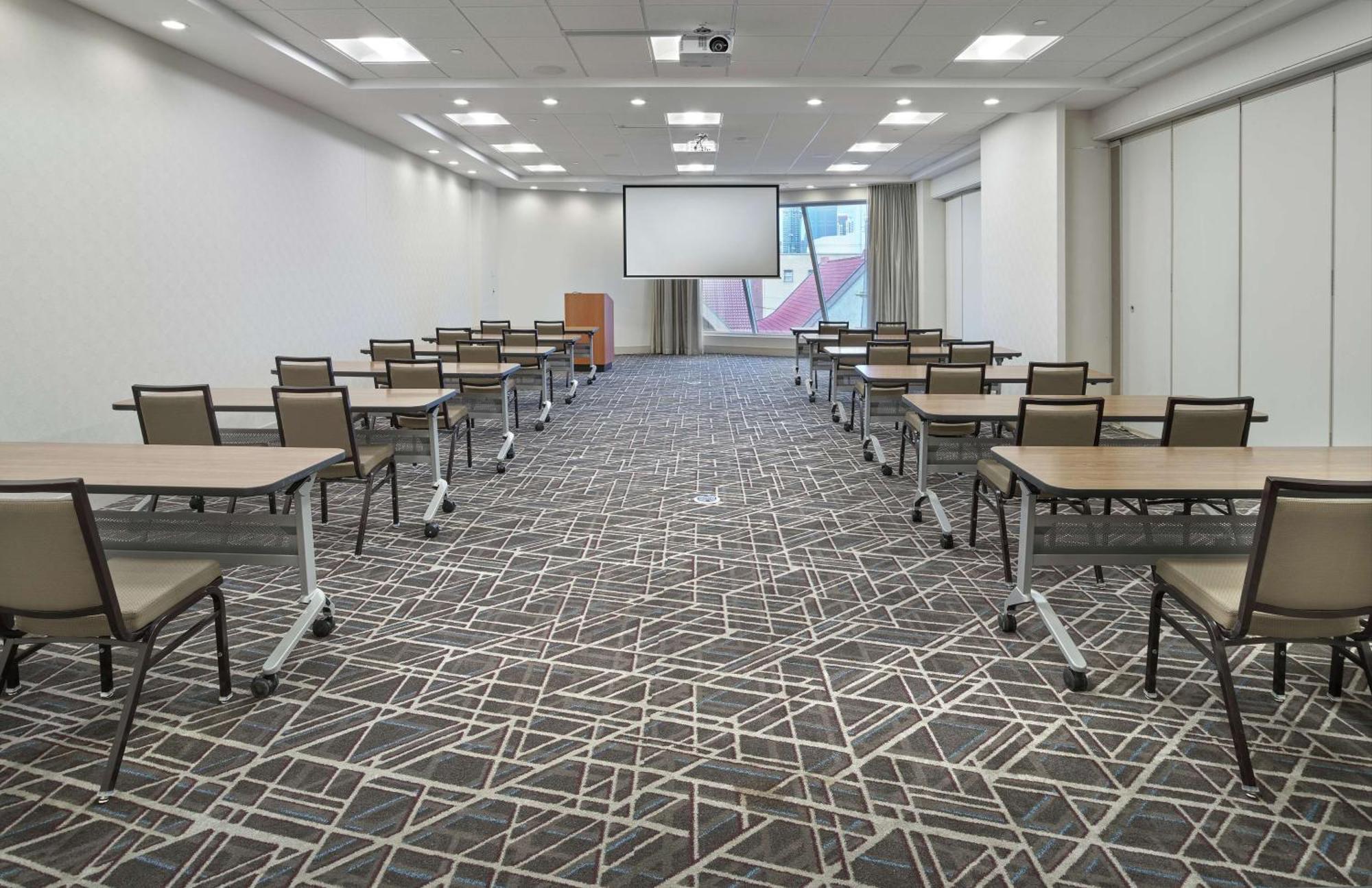 Doubletree By Hilton Edmonton Downtown Otel Dış mekan fotoğraf