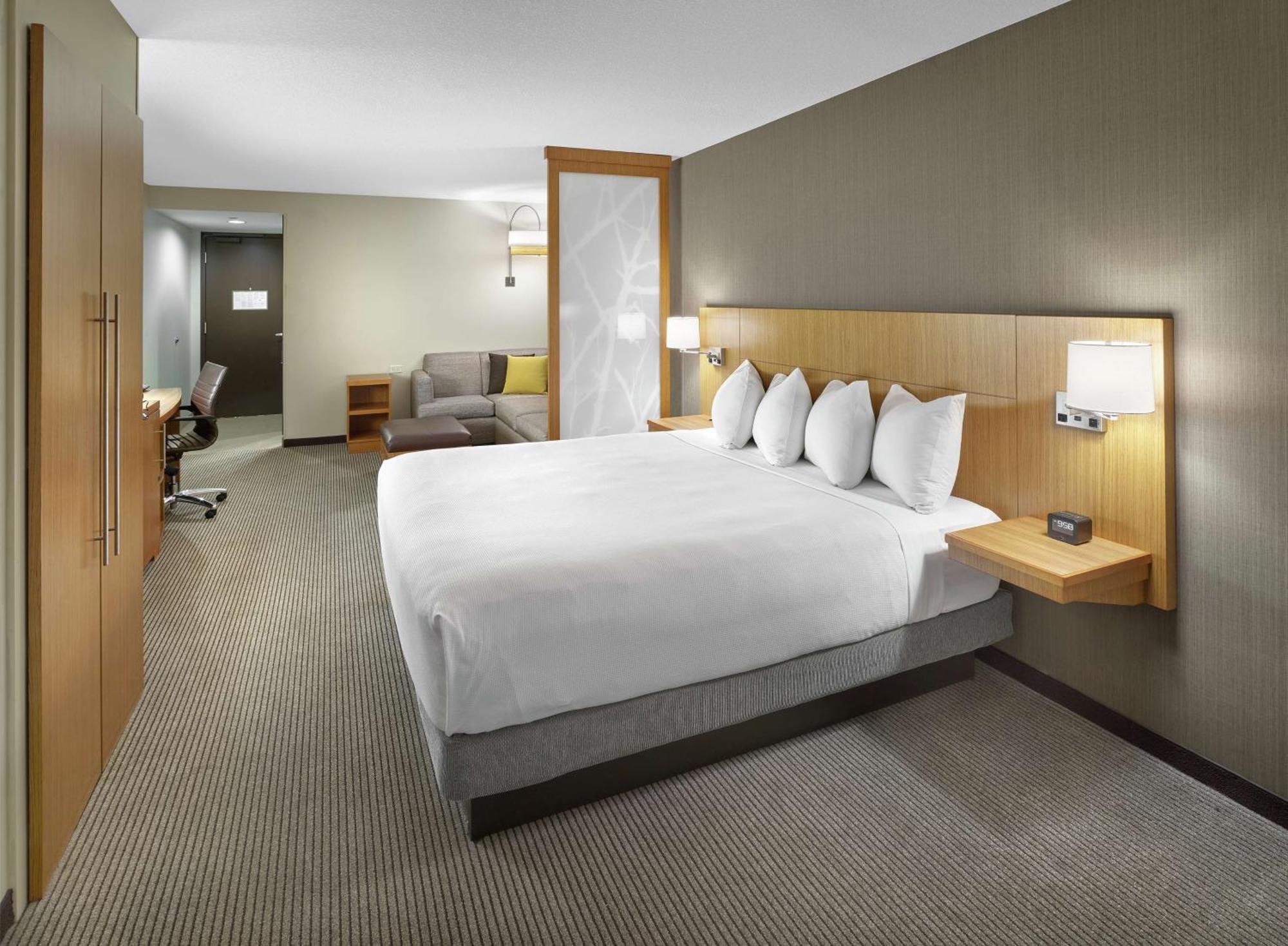 Doubletree By Hilton Edmonton Downtown Otel Dış mekan fotoğraf