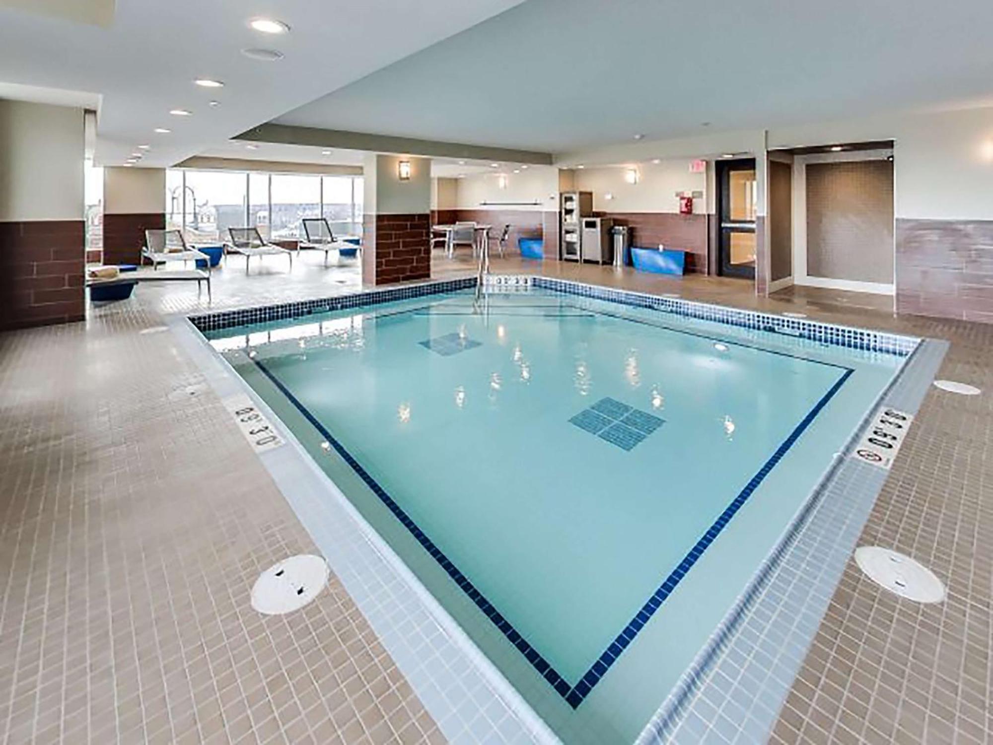 Doubletree By Hilton Edmonton Downtown Otel Dış mekan fotoğraf