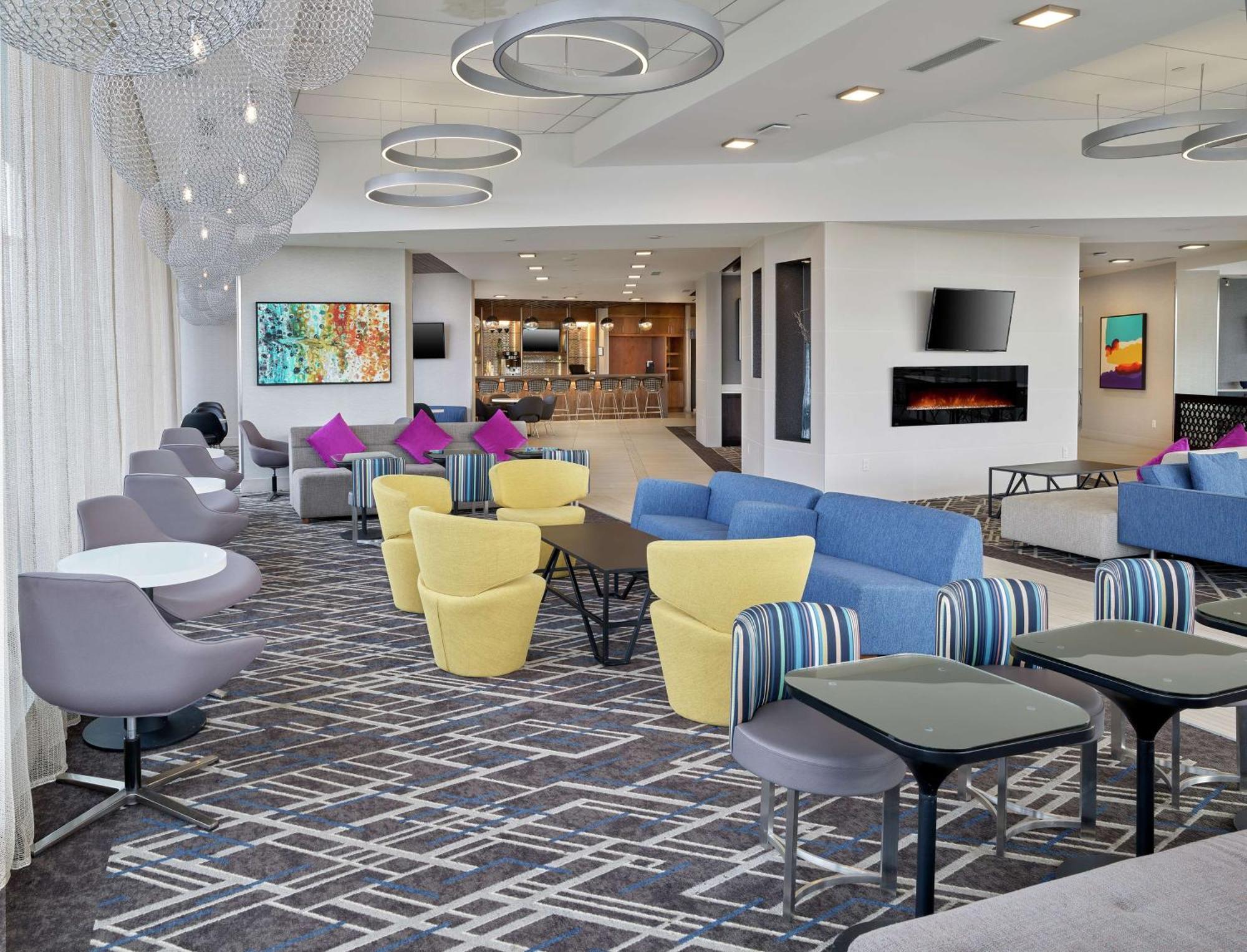 Doubletree By Hilton Edmonton Downtown Otel Dış mekan fotoğraf
